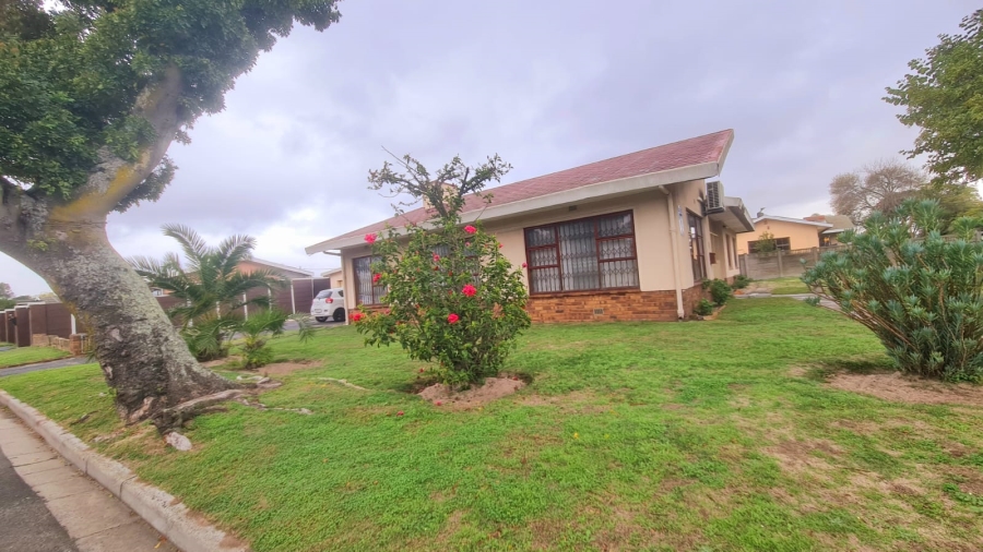4 Bedroom Property for Sale in Klipdam Western Cape